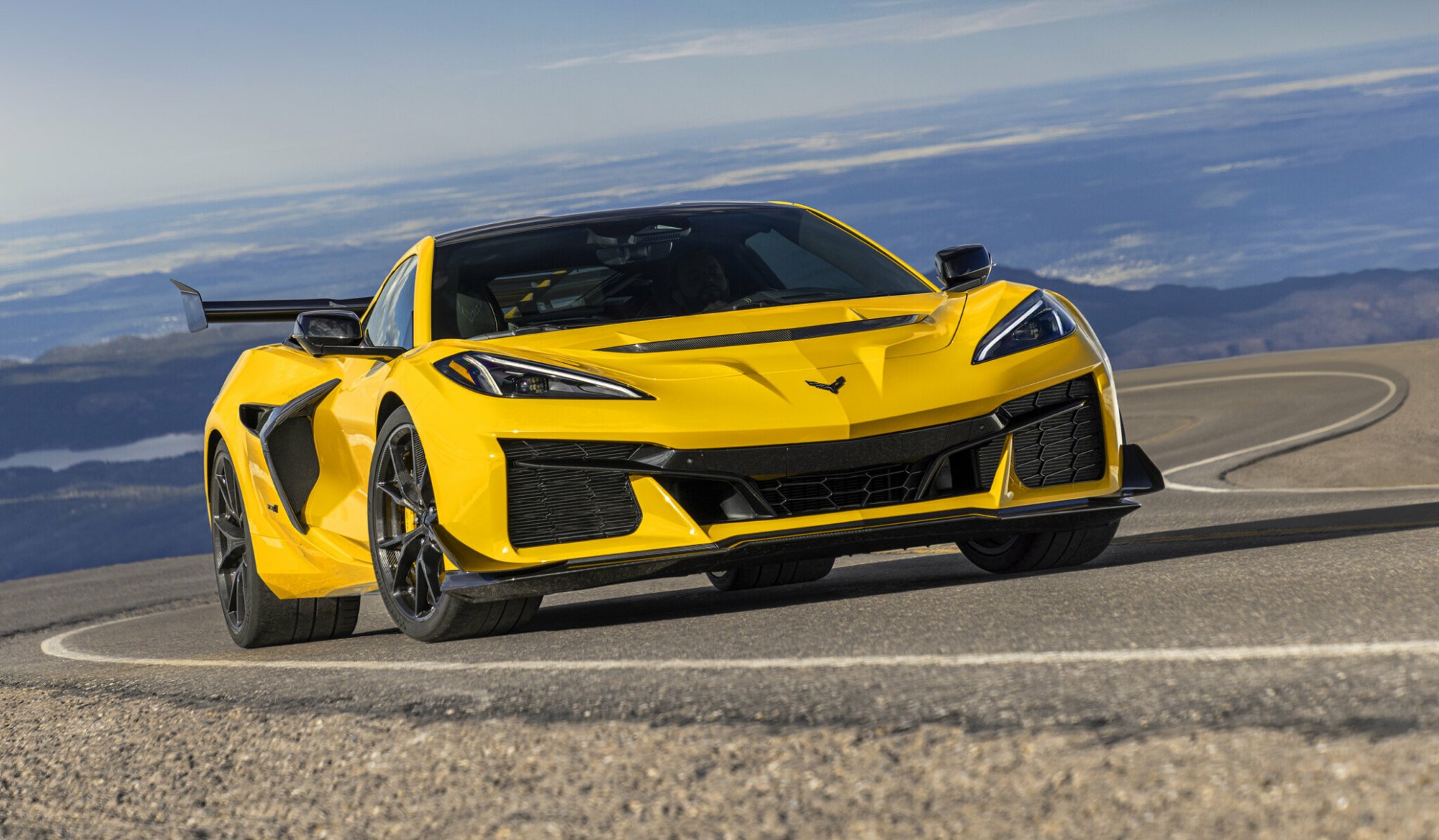 Corvette ZR1 LT7 twin-turbo flat-plane V8